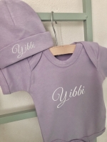 Naam Muts + Romper Lila